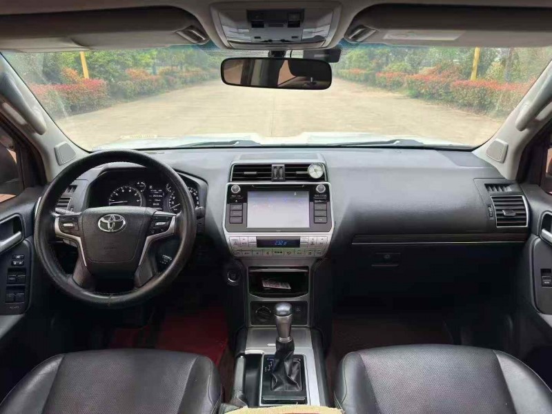 南通19年丰田普拉多5