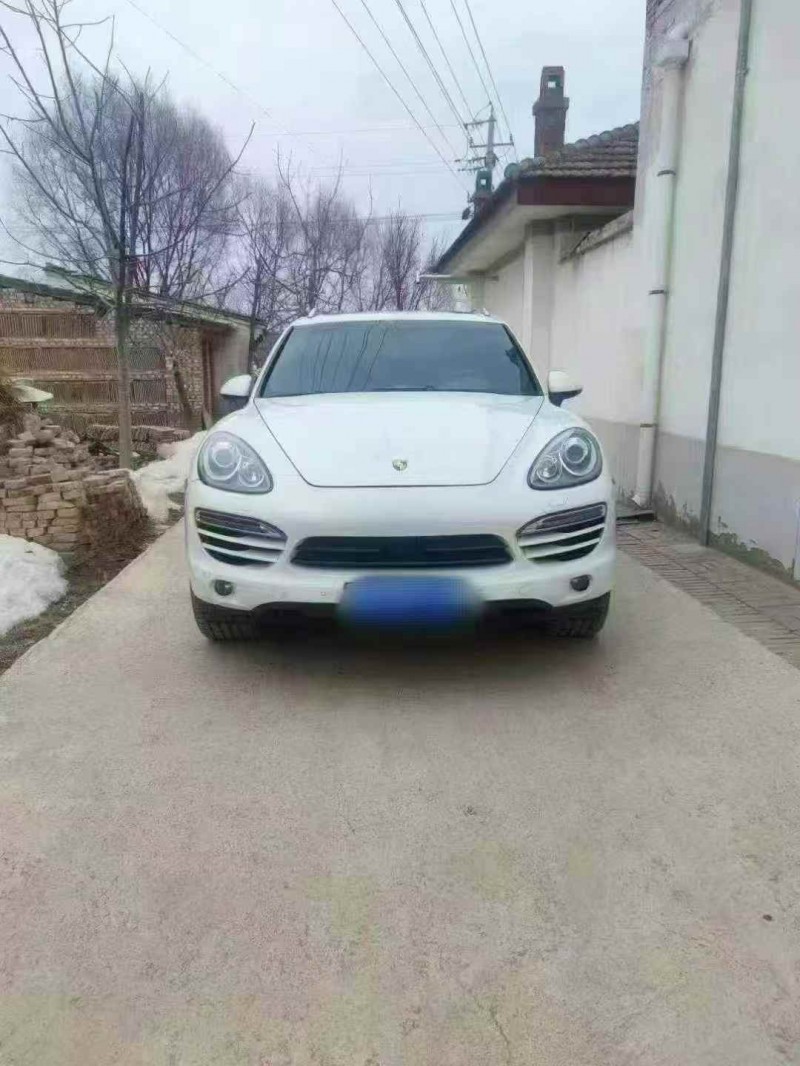 汉中13年保时捷卡宴1