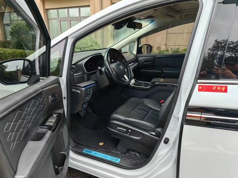 青岛24年本田艾力绅4