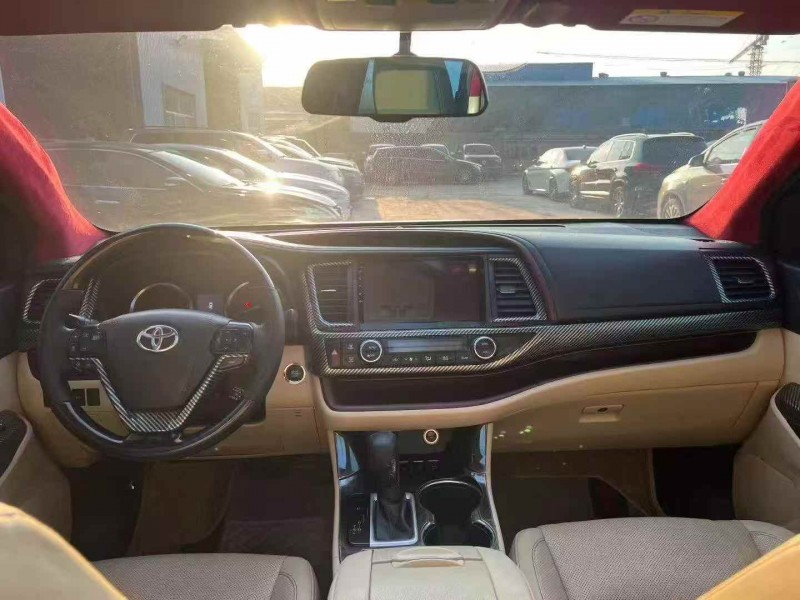 日照15年丰田汉兰达4