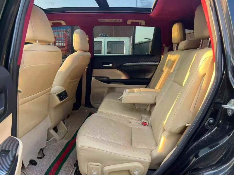 日照15年丰田汉兰达6