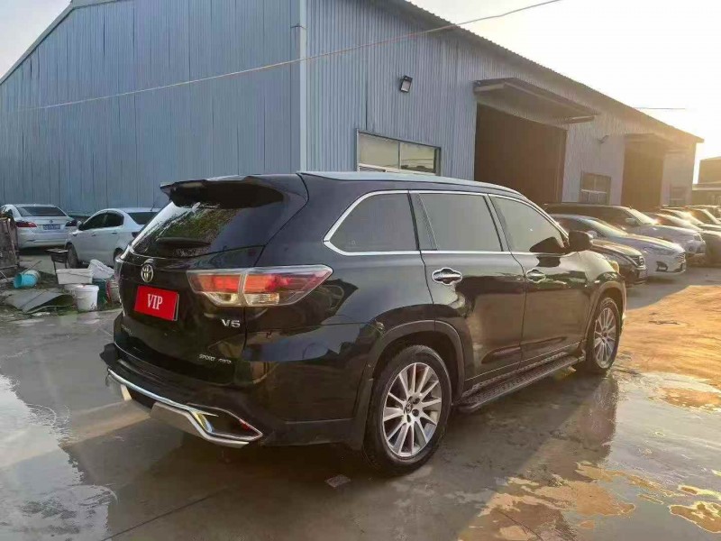 日照15年丰田汉兰达8