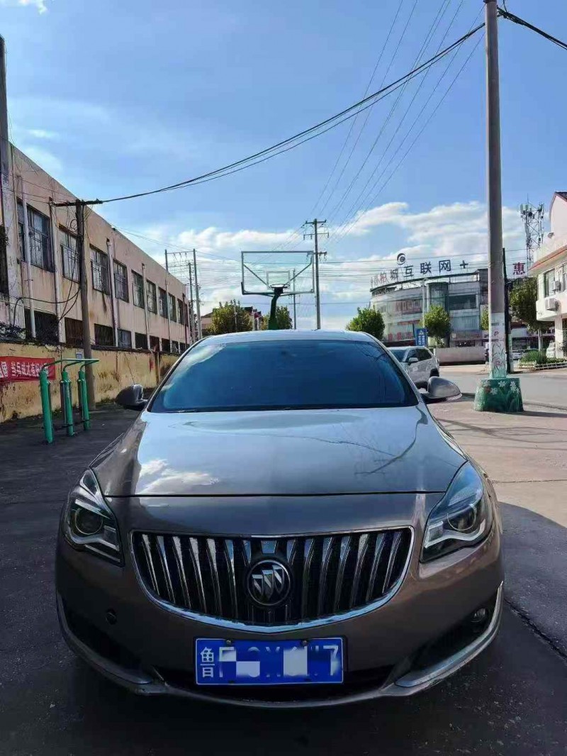 青岛16年别克君威1