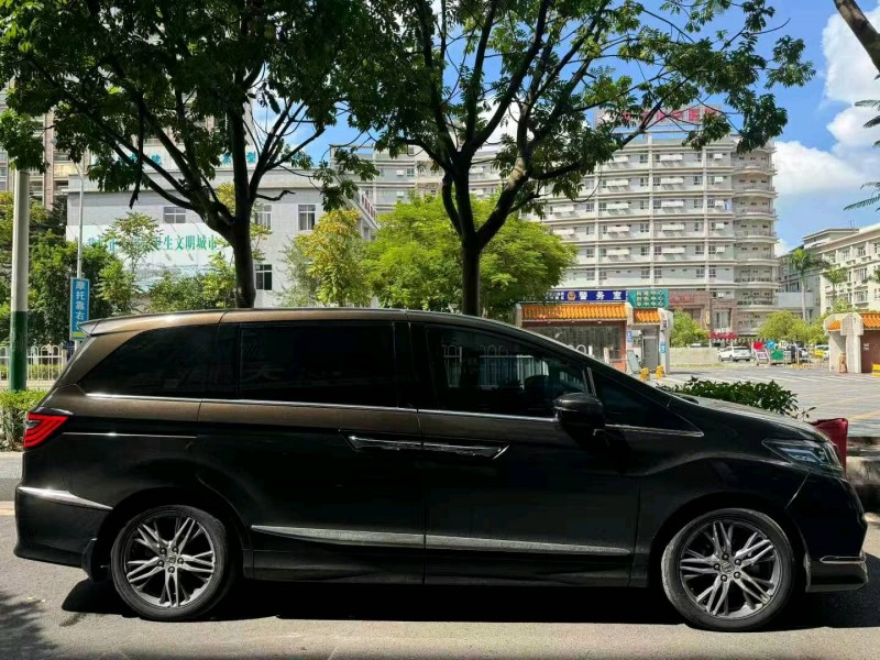 南宁19年本田艾力绅2