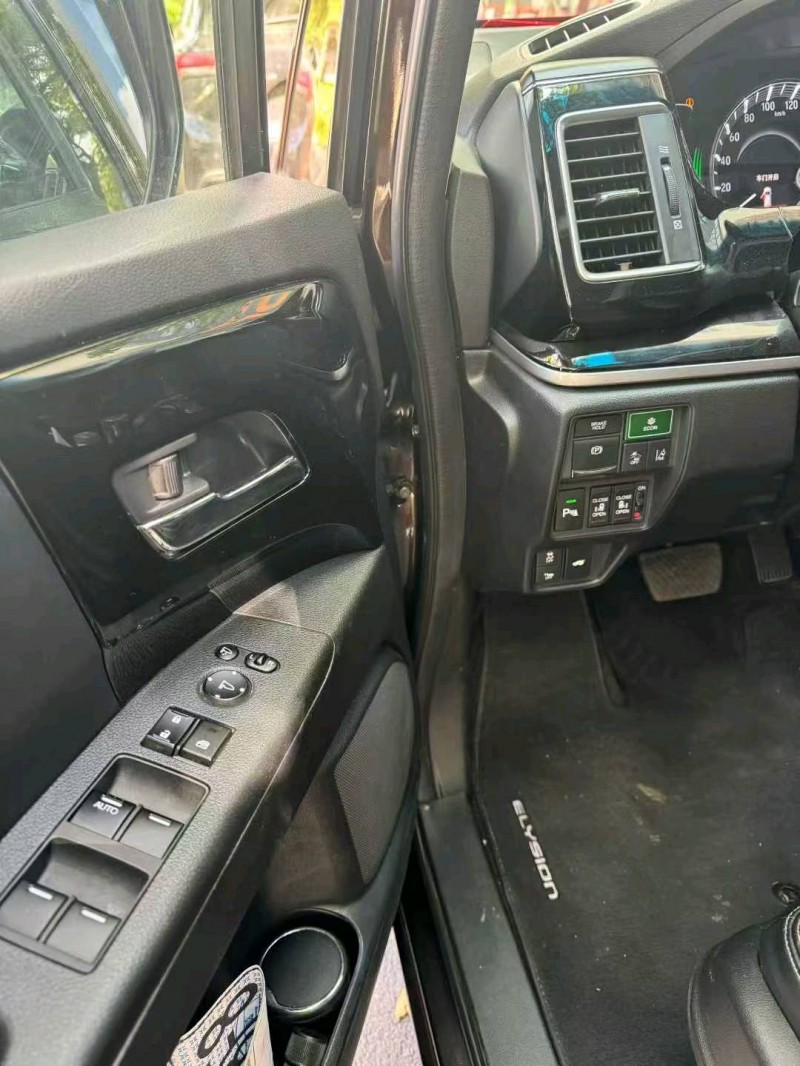 南宁19年本田艾力绅4