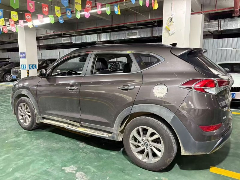 徐州17年现代途胜8