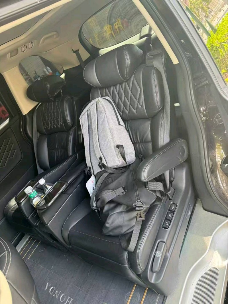 南宁19年本田艾力绅9