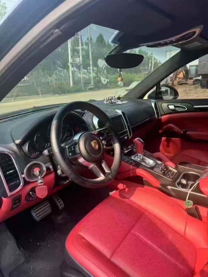 徐州15年保时捷卡宴2