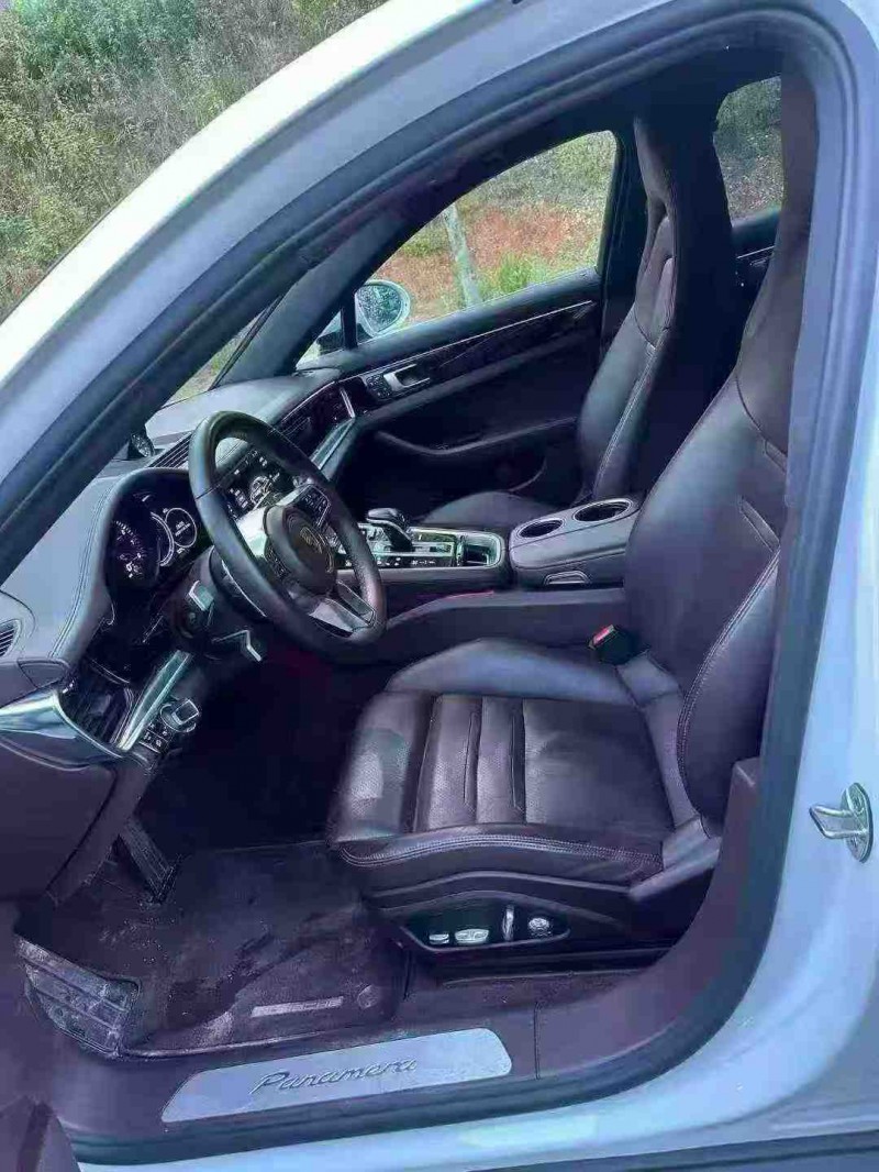 南宁17年保时捷帕拉梅拉4