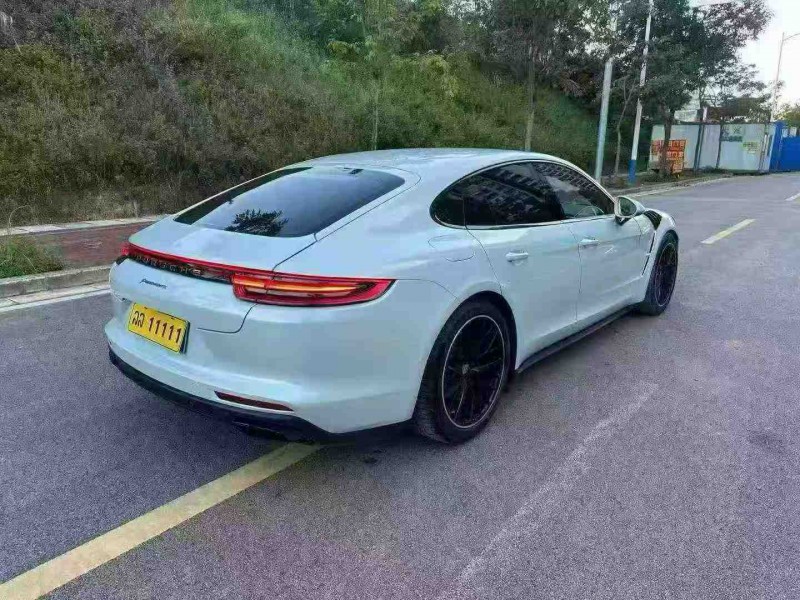 南宁17年保时捷帕拉梅拉8