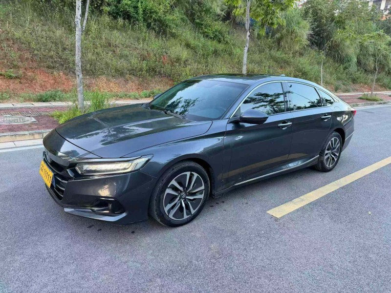 南宁23年本田雅阁3