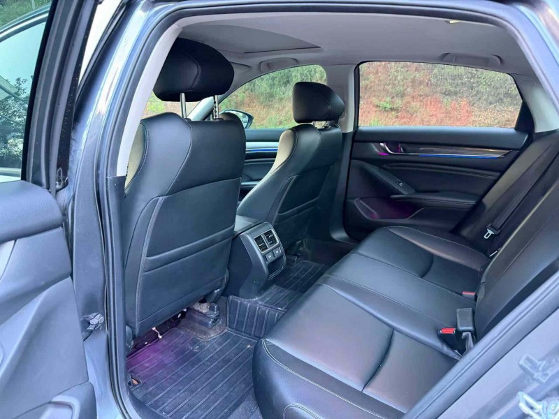 南宁23年本田雅阁6