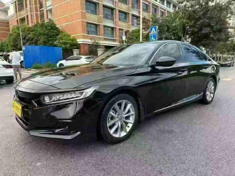 南宁22年本田雅阁2