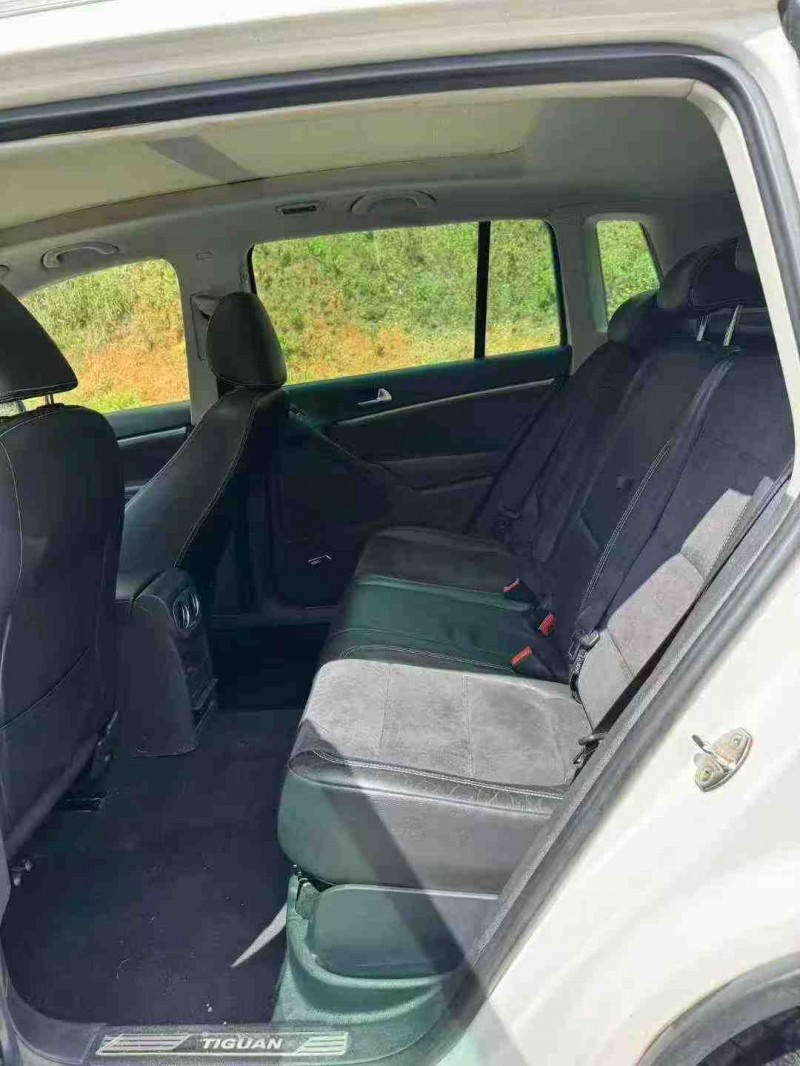 南宁16年大众途观6