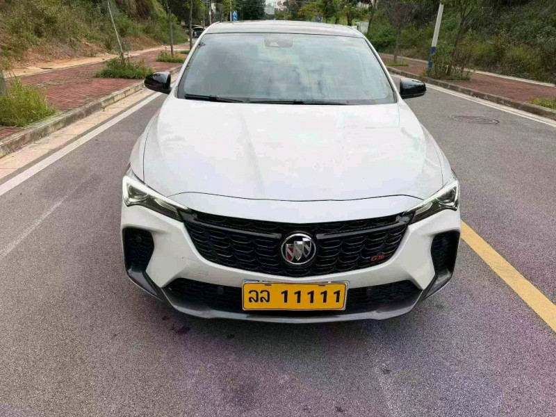 南宁22年别克威朗1