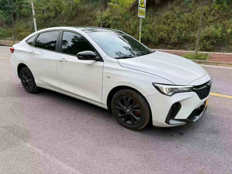 南宁22年别克威朗2