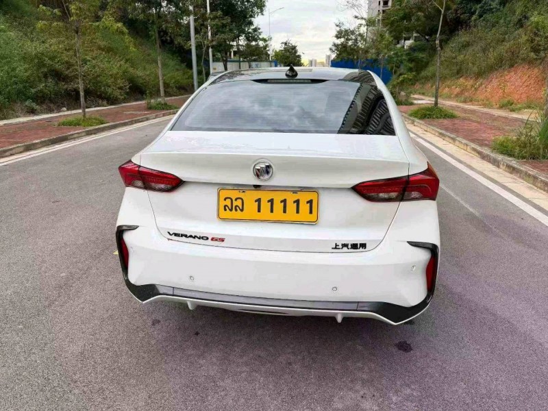 南宁22年别克威朗9