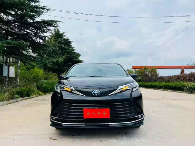 枣庄23年丰田塞纳1