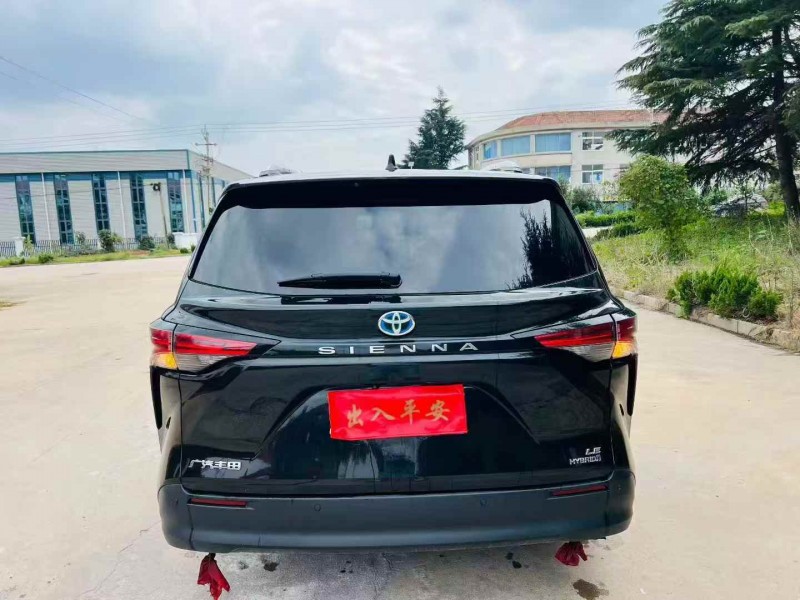 枣庄23年丰田塞纳9