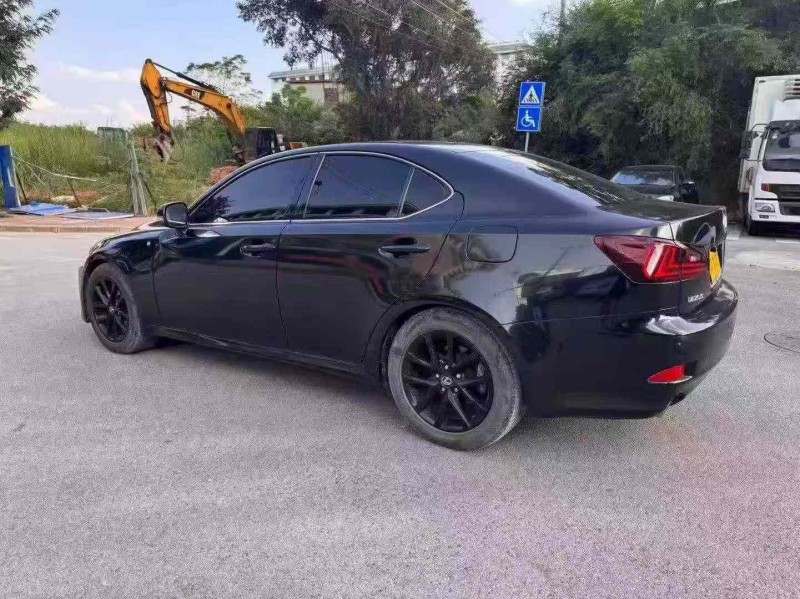 南宁15年雷克萨斯IS5