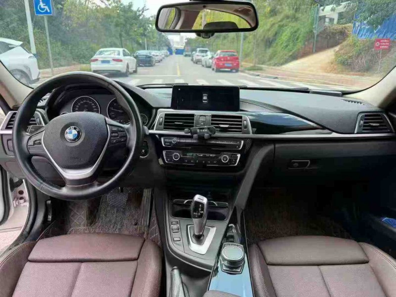 南宁18年宝马3系5