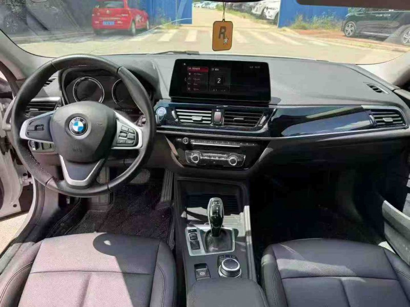 南宁22年宝马1系5