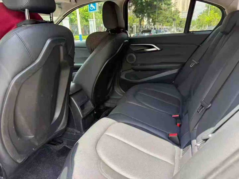 南宁22年宝马1系6