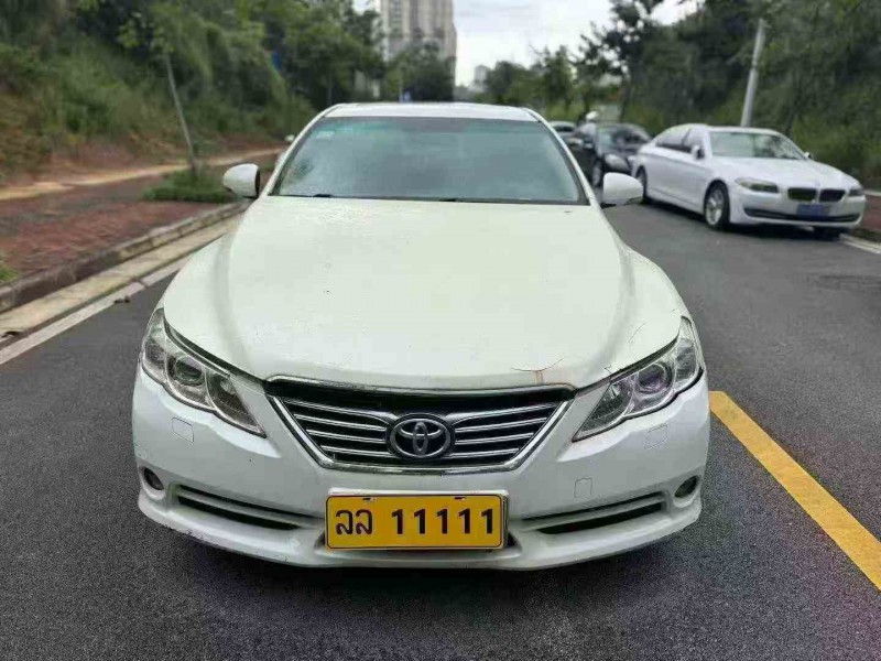 南宁11年丰田锐志1