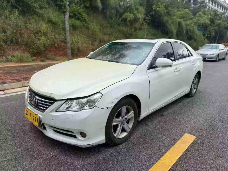 南宁11年丰田锐志3