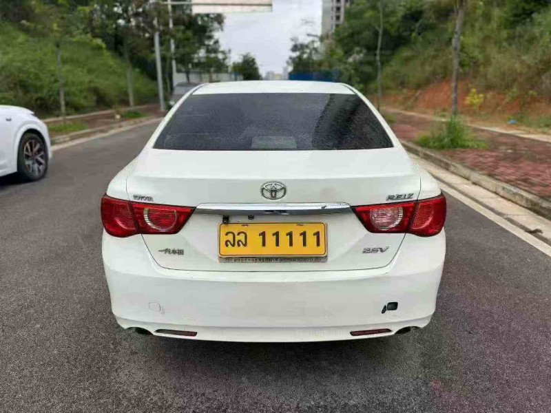 南宁11年丰田锐志9