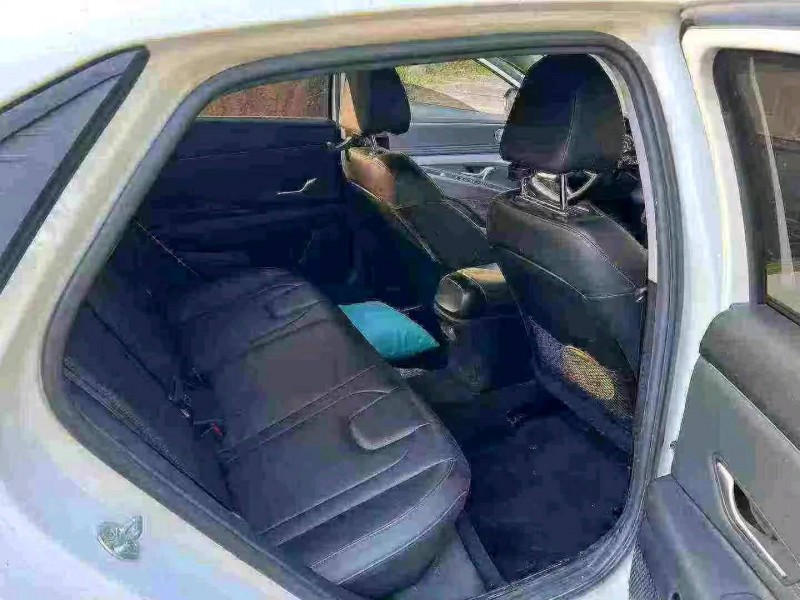 台州21年现代伊兰特8