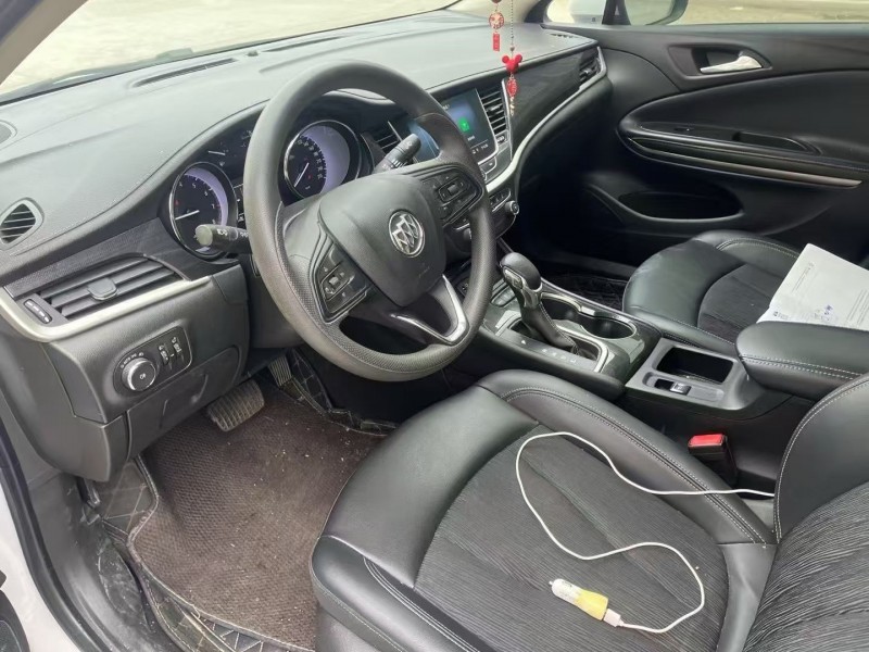 清远20年别克威朗4