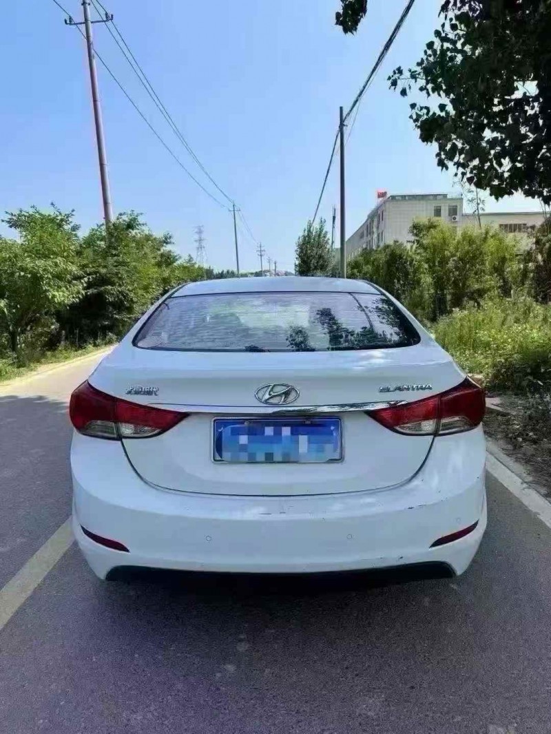 青岛15年现代朗动8