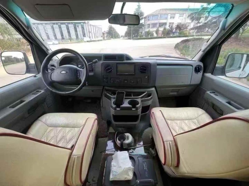 济宁12年福特游艇6