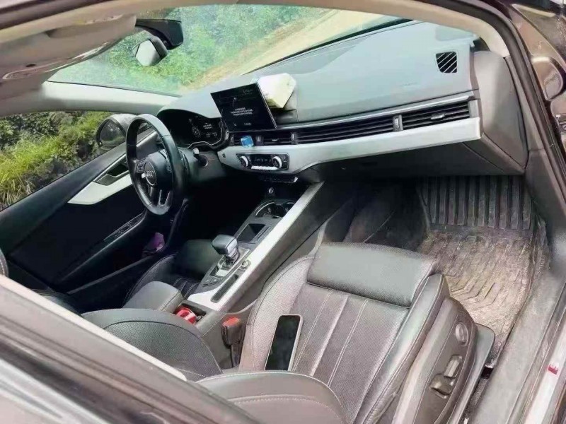 济宁22年奥迪A4L5