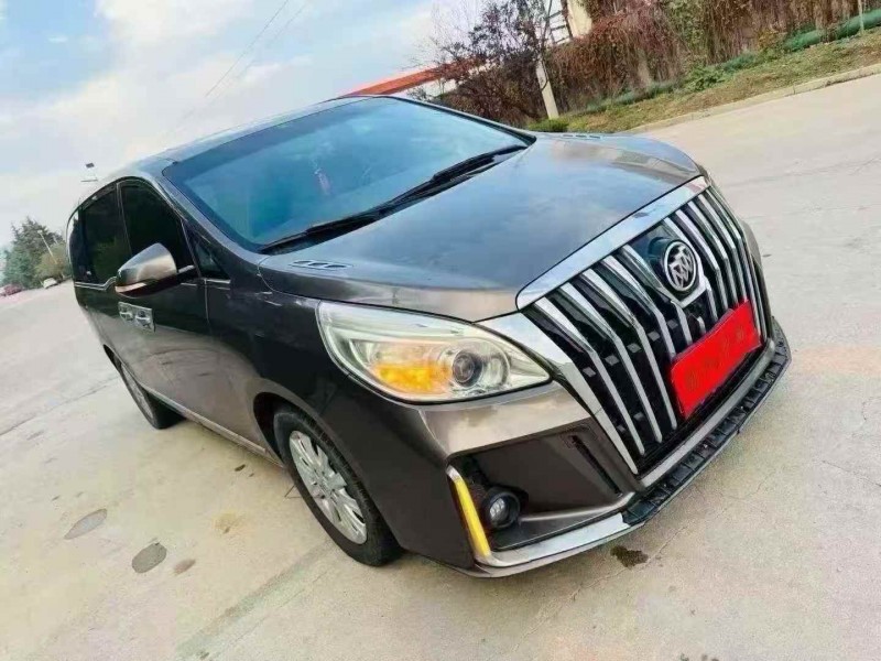 青岛13年别克GL82