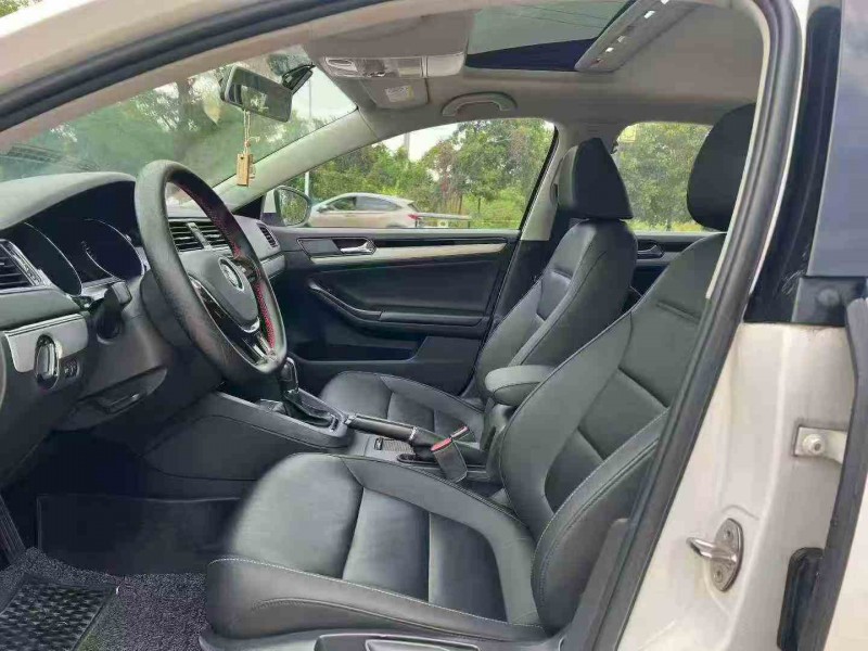 湛江19年大众速腾4