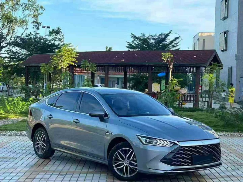 广州23年比亚迪秦2