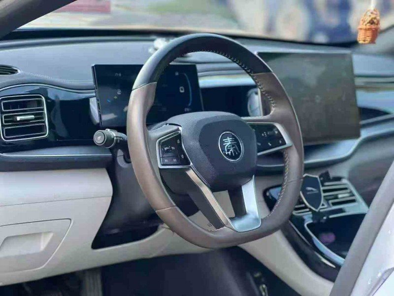 广州23年比亚迪秦4