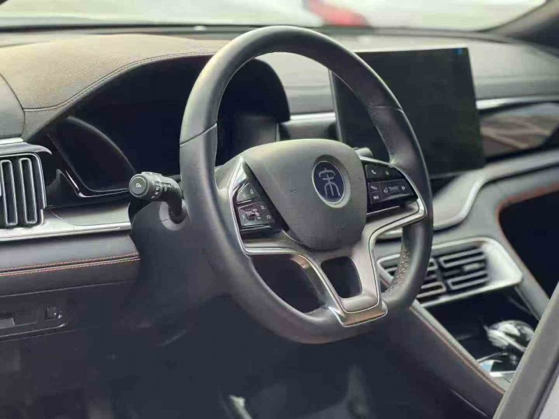 汕头22年比亚迪宋4