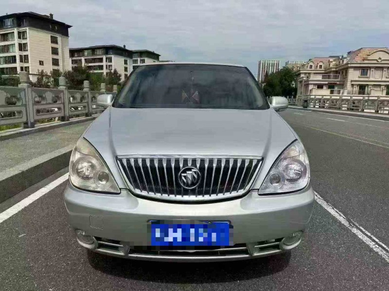 青岛16年别克GL81