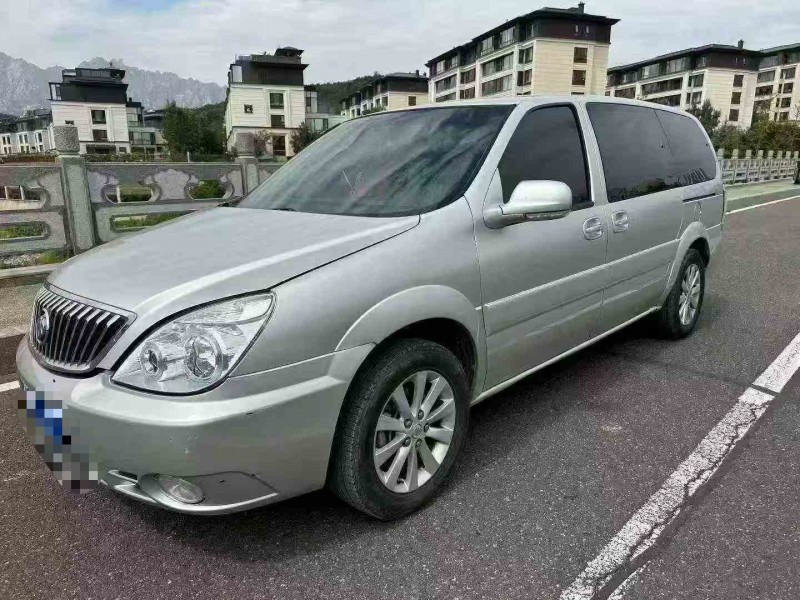 青岛16年别克GL82