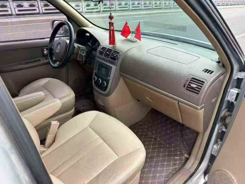 青岛16年别克GL86