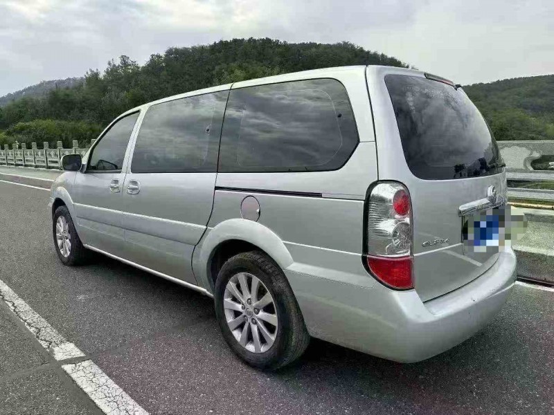 青岛16年别克GL88