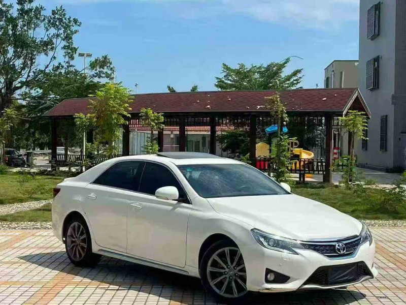 茂名16年丰田锐志2