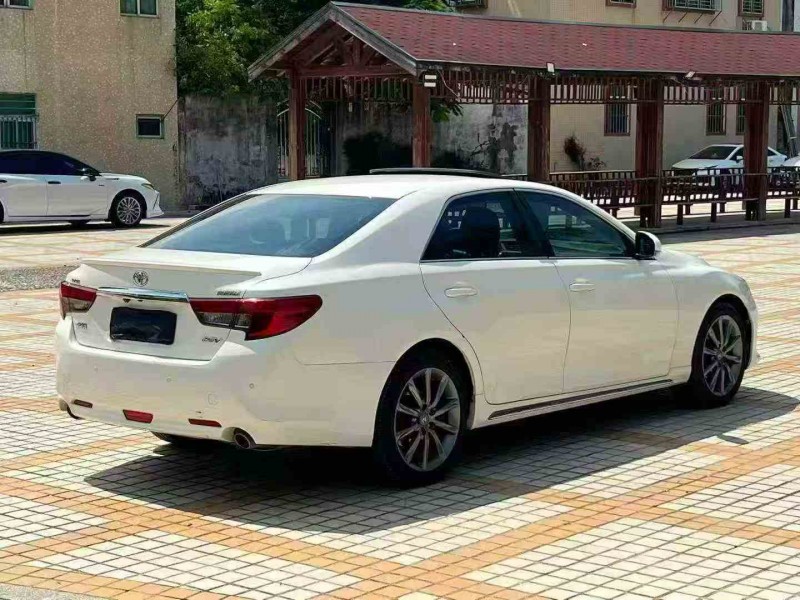 茂名16年丰田锐志5