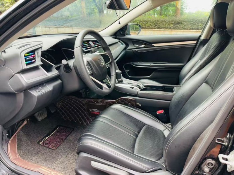 东莞17年本田思域4