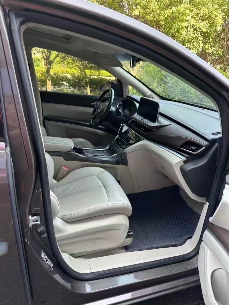 青岛21年别克GL85