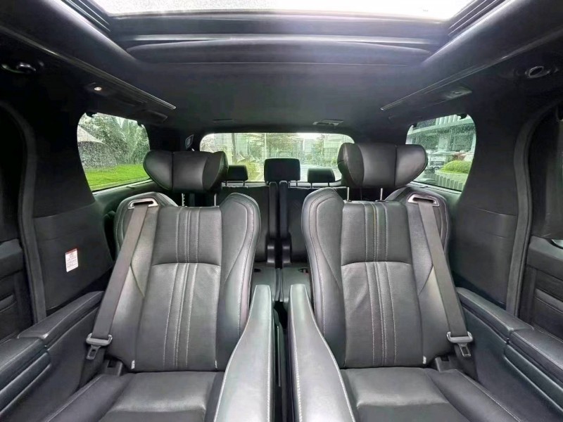 深圳21年雷克萨斯LM雷尔法6