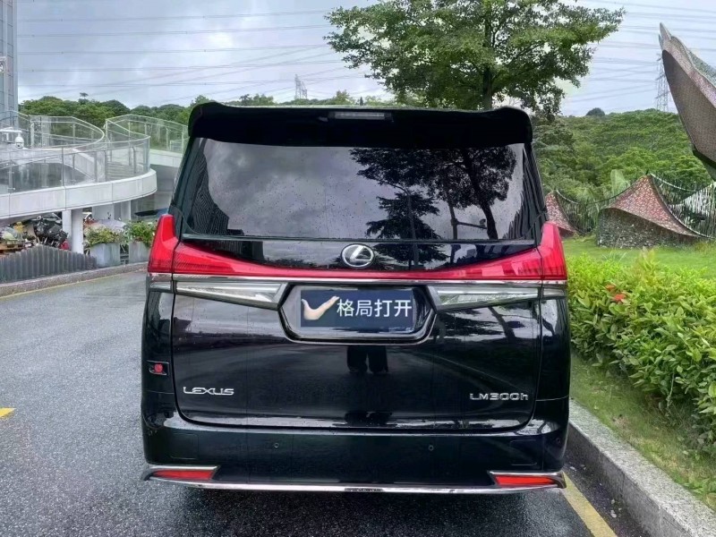 深圳21年雷克萨斯LM雷尔法9